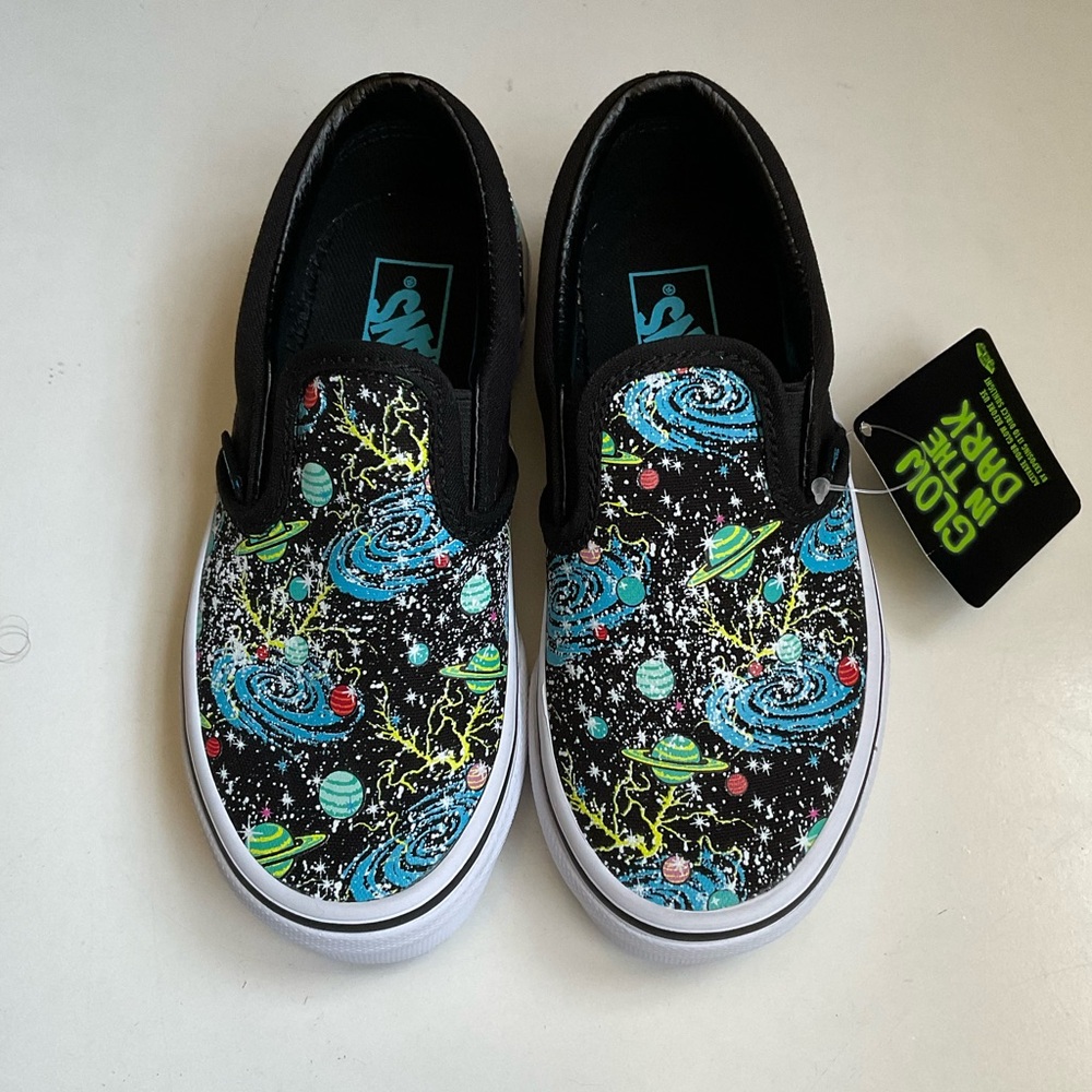NWT Glow in The Dark Vans